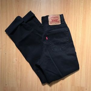 Levi’s 550 relaxed fit tapered leg black size 4